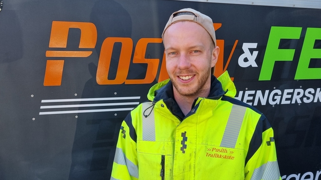 MANGE KAN IKKE REGLENE: – Vi opplever at mange ikke har satt seg inn reglene for kjøring med tilhenger. Ikke bare risikerer de at ferien må avlyses, men bøtene er store, sier trafikklærer Sindre Lia Bordvik på Positiv Trafikkskole. 